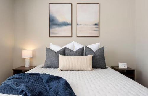 College Station House | Near Texas A&M, Spacious Living Room, 4 Queen Beds