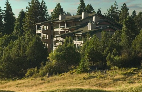 Klamath Falls Resort | Near the 143-square-mile Upper Klamath Lake!