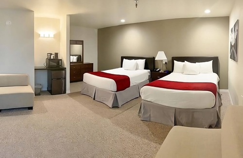 Torrance Hotel | Near the 405, 110, and 91 Freeways | Ready for Family Stay | Free Onsite Parking