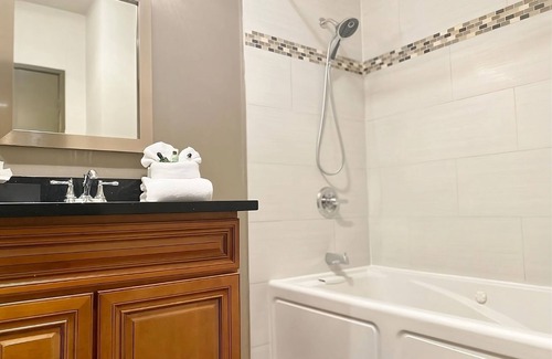 Torrance Hotel | Near the 405, 110, and 91 Freeways | Ready for Family Stay | Free Onsite Parking