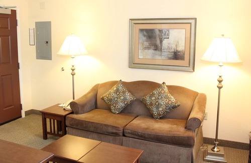 Franklin Condo | Near the Airport | Free Breakfast + Pool and Hot Tub