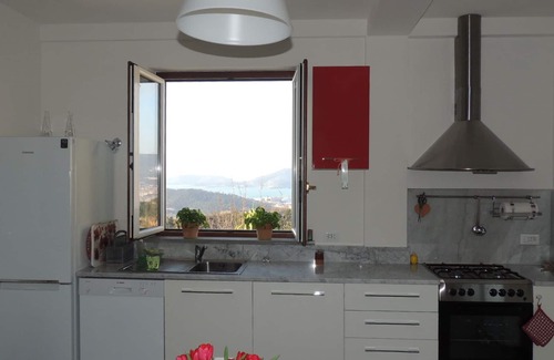 La Spezia Apartment | Near the Cinque Terre slow tourism in luxury vacation apartment with sea view.