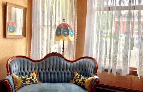 Astoria Hotel | Near the pier