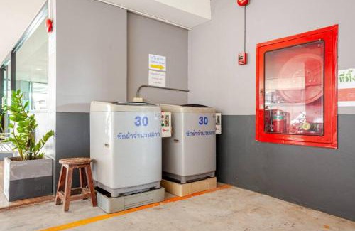 Bang Sare Apartment | Near the sea n Bicycle n Wifi