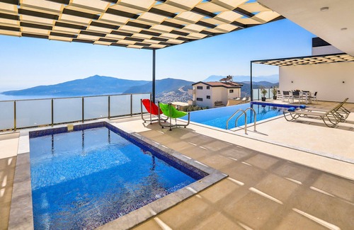 Kalkan Villa | Near to beach! A private pool and panoramic seaview.