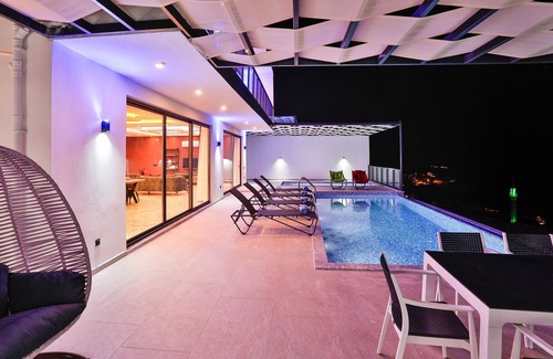 Kalkan Villa | Near to beach! A private pool and panoramic seaview.