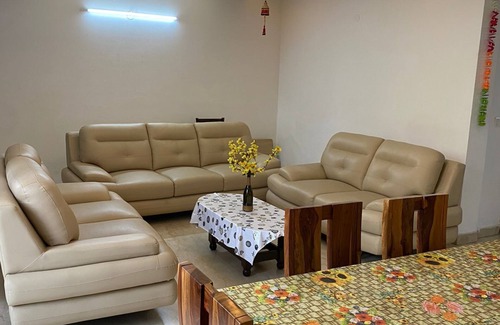 Saket Apartment | near to max hospital n5 min walk select city mall & dlf avenue n