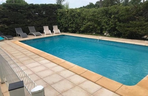 Saint-Laurent-La-Vernede House | Near Uzes Spacious House With Pool up to 13 People Tranquility