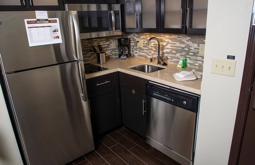 Lexington Apartment | Near U of Kentucky. Pool. Free Breakfast. Gym.