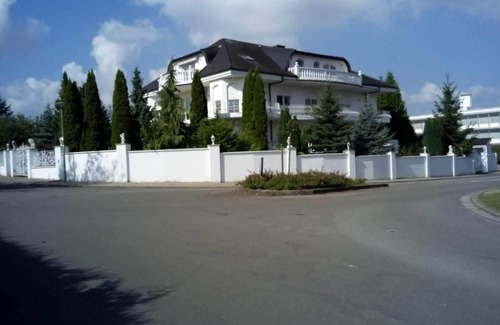 Kirkel Apartment | Near University Hospital Homburg