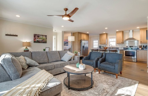 Hendersonville House | Near Wineries: Hendersonville Home w/Mtn Views!