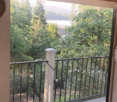 Bass Lake House | Near Yosemite Bass Lake Cabin with Hot Tub, Lake View, Pet Friendly