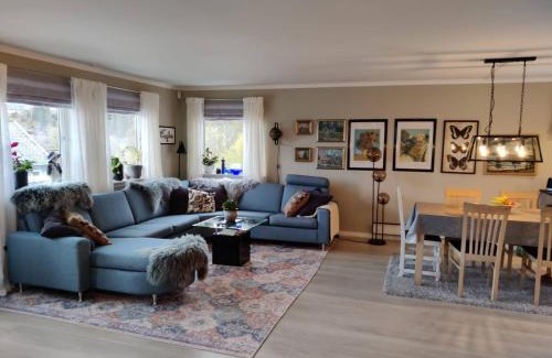 Fana House | Nearby Bergen, Midtunlia 27d