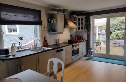 Fana House | Nearby Bergen, Midtunlia 27d