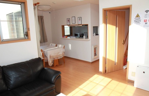Yatsuka-gun House | Nearby natural hot spring, 5LDK house can accommodate up to 17 people, nearest station 7 minutes, direct to Nippori station!