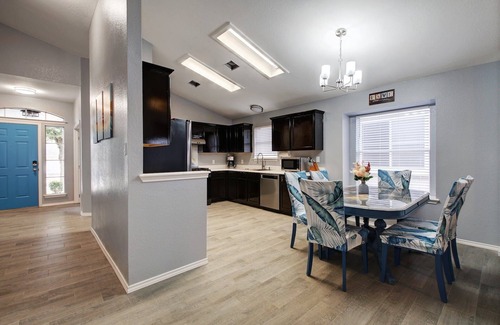 Cedar Park House | Nearby Shopping & Restaurants Modern Safe Comfy Full-Stocked 4BR/2BA