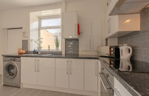 Nelson House | Nearby Station and Motorway links