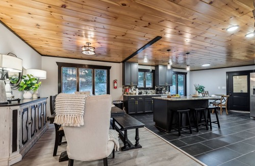 Caton Cabin | NearDollywood/PoolTable/Private