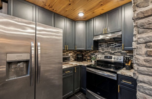 Caton Cabin | NearDollywood/PoolTable/Private