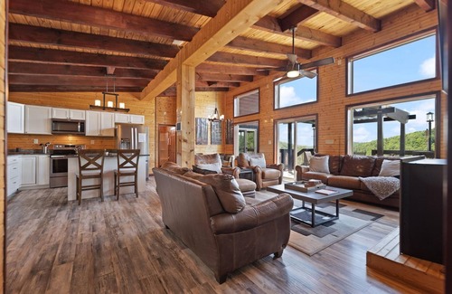 Campton Cabin | Nearly 360 degree Mountain View! Private setting, Big Hot Tub, Wi-Fi, Gas Grill