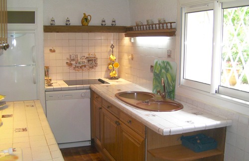 Antibes City Centre Apartment | Nearness on foot and quiet in Antibes: comfortable apartment of holidays in ground floor of villa with terrace and barbecue