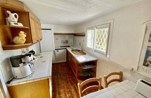 Antibes City Centre Apartment | Nearness on foot and quiet in Antibes: comfortable apartment of holidays in ground floor of villa with terrace and barbecue