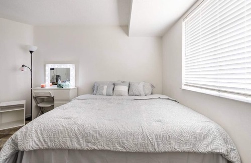 Interchange Square House | Neat and peaceful BR/King Bed/Close to I95