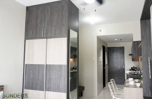 South Triangle Apartment | Neat & Classy Studio Unit at Vista Place