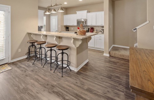 Wellborn House | Neat, elegant townhome for your stay in College Station