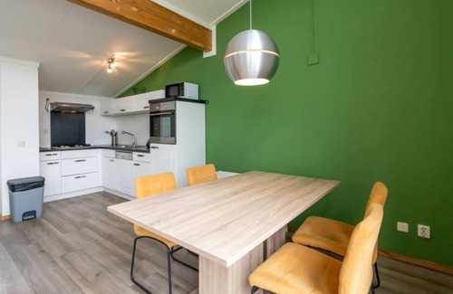 Oude-Tonge House | Neat island house with beautiful view, for larger groups, it is ideal to rent in combination with th