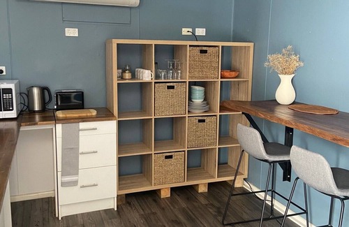 Humpty Doo Cottage | Neat, tidy, private one bedroom cottage retreat in Humpty Doo