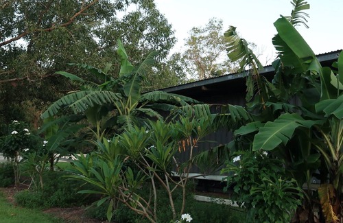 Humpty Doo Cottage | Neat, tidy, private one bedroom cottage retreat in Humpty Doo