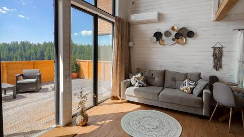 Yablunytsya House | Nebo Shale