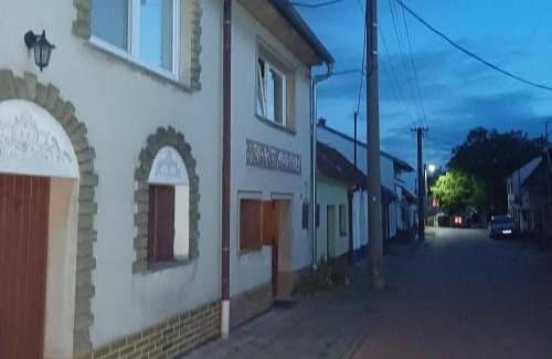 Prusanky House | Nechory,sklep u Klárky