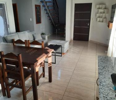 Necochea House | Necochea-Casa para hasta 4 personas!