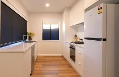 East Albury House | Neddidge Apartment 1