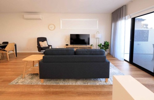 East Albury House | Neddidge Apartment 1