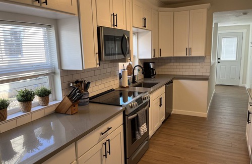 Downtown Vancouver House | Nee-Nee's Bungalow