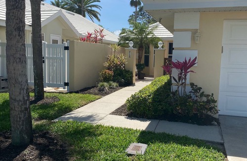 Plantation Villa | Need a place to stay while you’re building your dream home? Only a 1 month min!