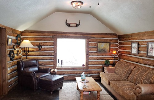 Crawford Cabin | Needle Rock Cabin on 80 acres!