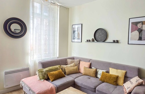 Saint-Quentin Apartment | Nef d'Or Agate Apartment