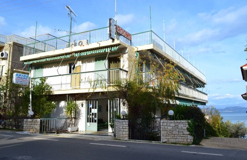 Kefalari House | Nefeli Oniro Sea View Apartment Sleeps 6