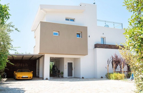 Kato Achaia Villa | Nefeli's Luxury Villa - Private pool - ADA compliant - Near Patras - Peloponnese