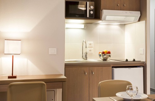 Annemasse Hotel | Nehô Suites Porte de Genève - Gare Annemasse