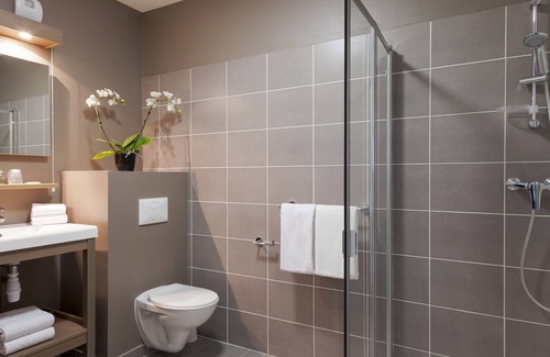 Annemasse Hotel | Nehô Suites Porte de Genève - Gare Annemasse