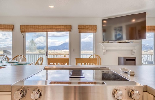 Nehalem House | Nehalem Riverfront Home has Private Dock, Ten Minutes to the Beach in Manzanita!