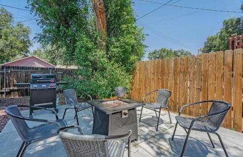 Central Colorado Springs House | Neighborly Heights - Downtown King BBQ Fire Pit