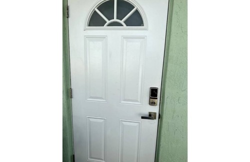 Cutler Bay Apartment | Neighborly Nest
