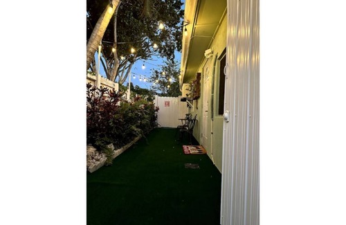 Cutler Bay Apartment | Neighborly Nest