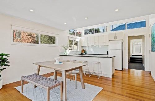 Hobart Central Business District House | Neilsen Cottage - Serene River Views near Hobart CBD